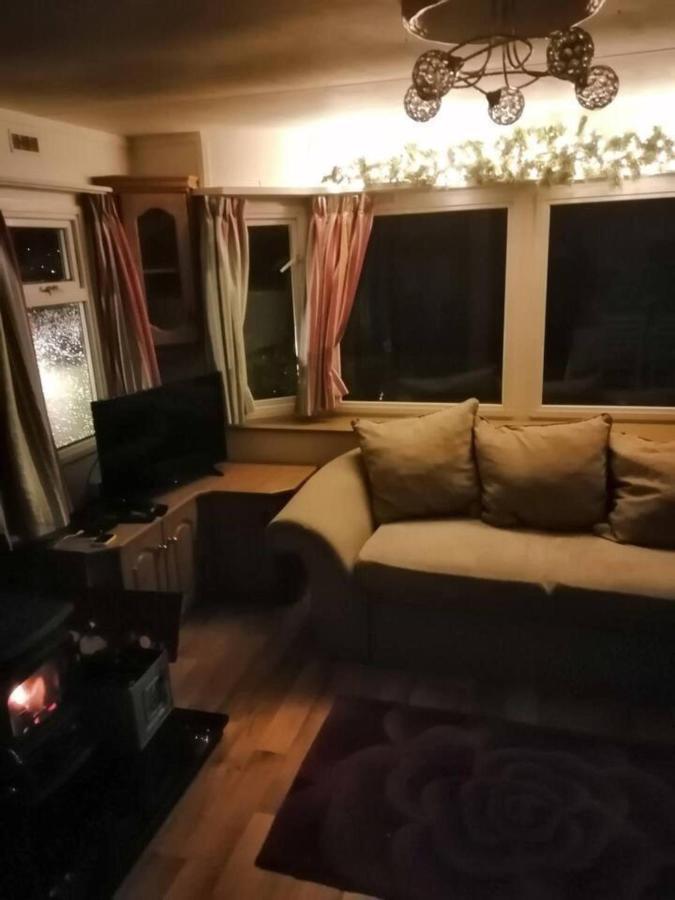Midden Manor Country Stay On A Working Dairy Farm แบลลีมีนา ภายนอก รูปภาพ